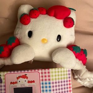 Hello Kitty screen embellishment, removed from the box but it’s never been used.